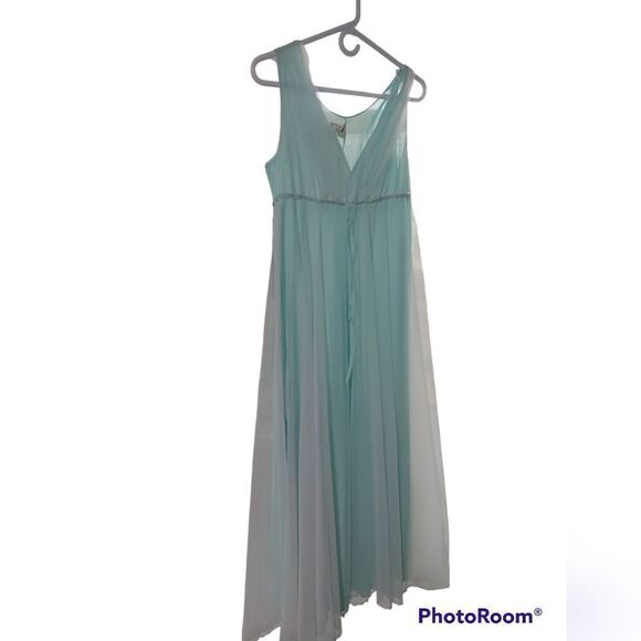 Vintage Cahill Lingerie Nightdress - Picture 1 of 8